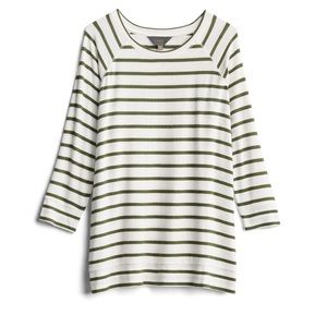 {41 Hawthorn} Three Quarter Sleeve Raglan Knit Top